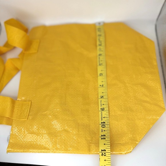 NYCC 2025 Walmart Exclusive Yellow Tote Bag w/ Blue Spark Charm Giveaway - Picture 7 of 8